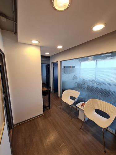 Arriendo Oficina 1B 1E Metro Manquehue - Apumanque - Las Condes