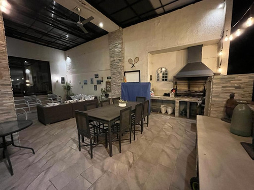 Arriendo Casa O 5D en suite Walk-in cl&oacute;set 4B 4E Los Dominicos - Las Condes