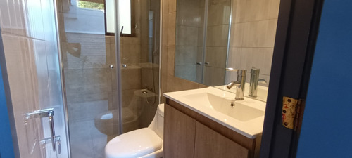 Venta Casa 5D en suite 4B 2E 1B La Llaver&iacute;a - Vitacura