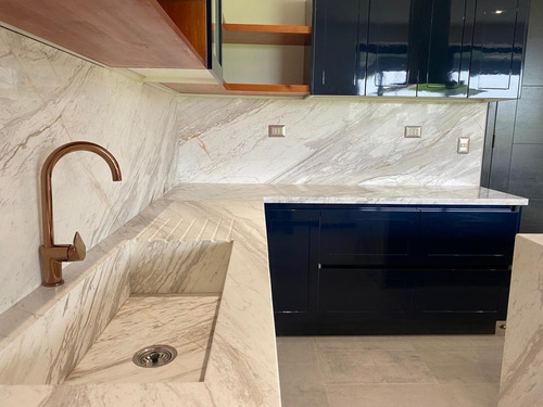 Venta Casa SO 5D en suite Walk-in cl&oacute;set 6B 3E 1B Chicureo - Colina