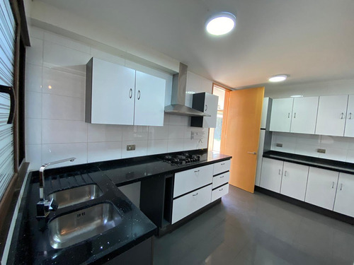 Arriendo Casa 3D 4B 2E 1B Chicureo - Colina