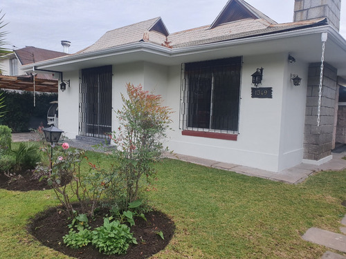 Venta Casa NOSP 5D en suite 4B 2E 1B Los Dominicos - Las Condes