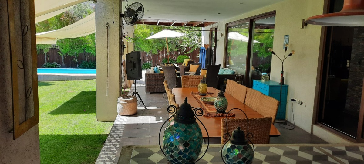 Venta Casa NO 5D en suite Walk-in cl&oacute;set 4B 2E 1Bd Chicureo - Colina