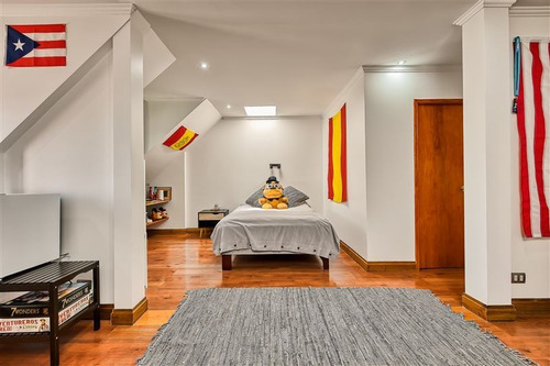 Venta Casa SP 6D en suite Walk-in cl&oacute;set 7B 5E 1B Chicureo - Colina