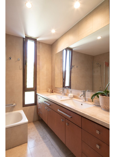 Venta Casa NP 4D en suite Walk-in cl&oacute;set 3B 4E 1B El Huinganal - Lo Barnechea