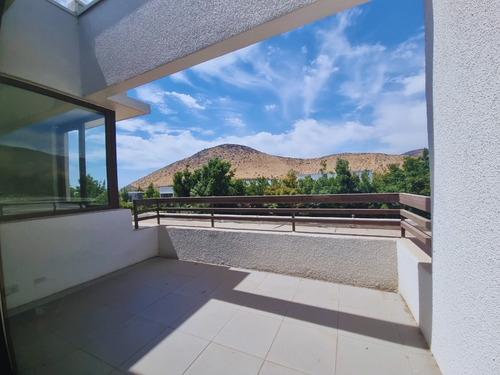 Venta Casa 5D en suite Walk-in cl&oacute;set 5B 4E 1B Chicureo - Colina