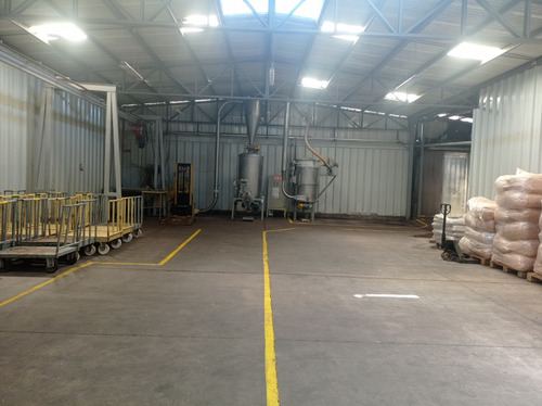 Propiedad Con Oficinas Y Galpones Con Corriente Trif&aacute;sica