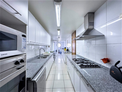 Arriendo Departamento NO 2D en suite Walk-in cl&oacute;set 3B 1E 1B Barrio El Golf - Las Condes