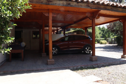 Venta Casa NOSP 4D en suite Walk-in cl&oacute;set 4B 10E 1B Chicureo - Colina