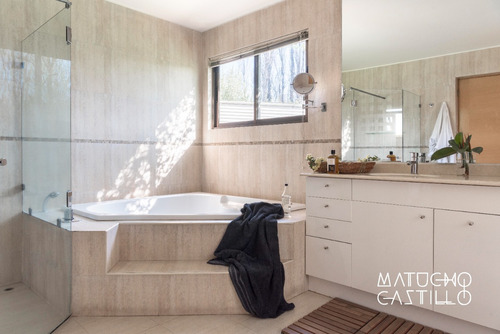 Venta Casa NO 4D en suite Walk-in cl&oacute;set 5B 2E 1B Chicureo - Colina