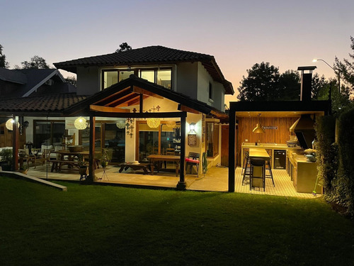 Venta Casa NO 4D en suite Walk-in cl&oacute;set 4B 2E 1B Carlos Ossand&oacute;n - La Reina