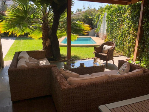 Venta Casa NO 3D en suite 4B 2E Los Dominicos - Las Condes