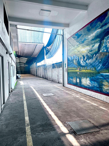 Propiedad Con Galp&oacute;n, Oficinas, Cercana Al Metro. Trif&aacute;sica.