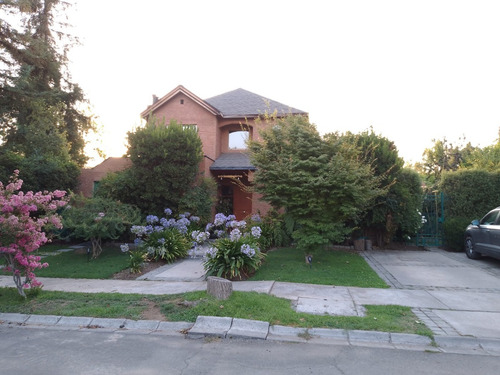 Venta Casa 5D en suite Walk-in cl&oacute;set 4B 2E 1B Chicureo - Colina