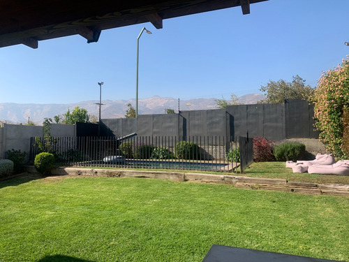 Venta Casa NP 4D en suite Walk-in cl&oacute;set 4B 2E Chicureo - Colina