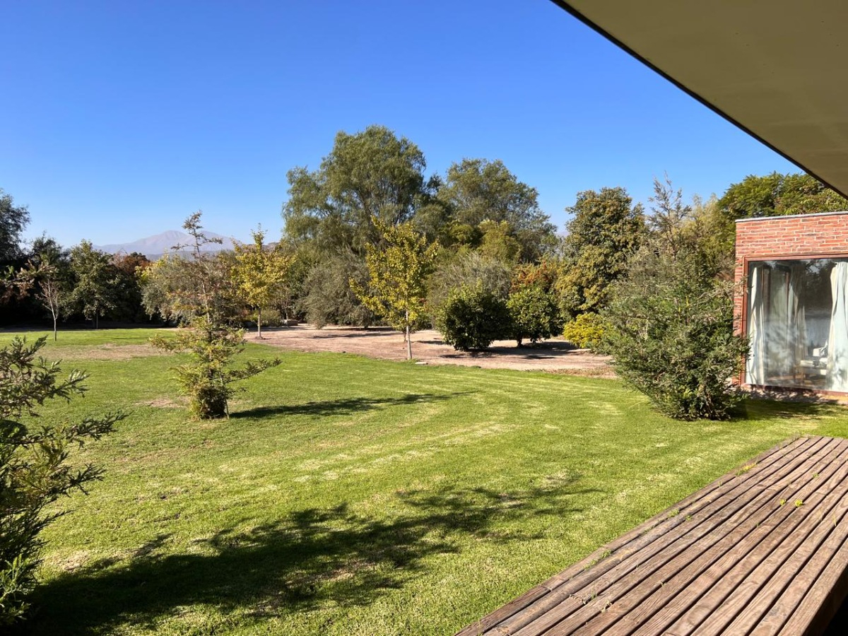 Arriendo Casa N 5D en suite Walk-in cl&oacute;set 4B 8E 2Bd Chicureo - Colina