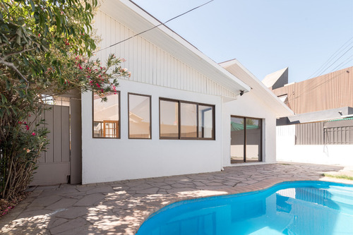 Venta Casa NP 4D 3B 4E Rotonda Atenas - Las Condes