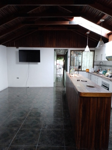 Arriendo Casa 3D 2B 4E 1B Chicureo - Colina