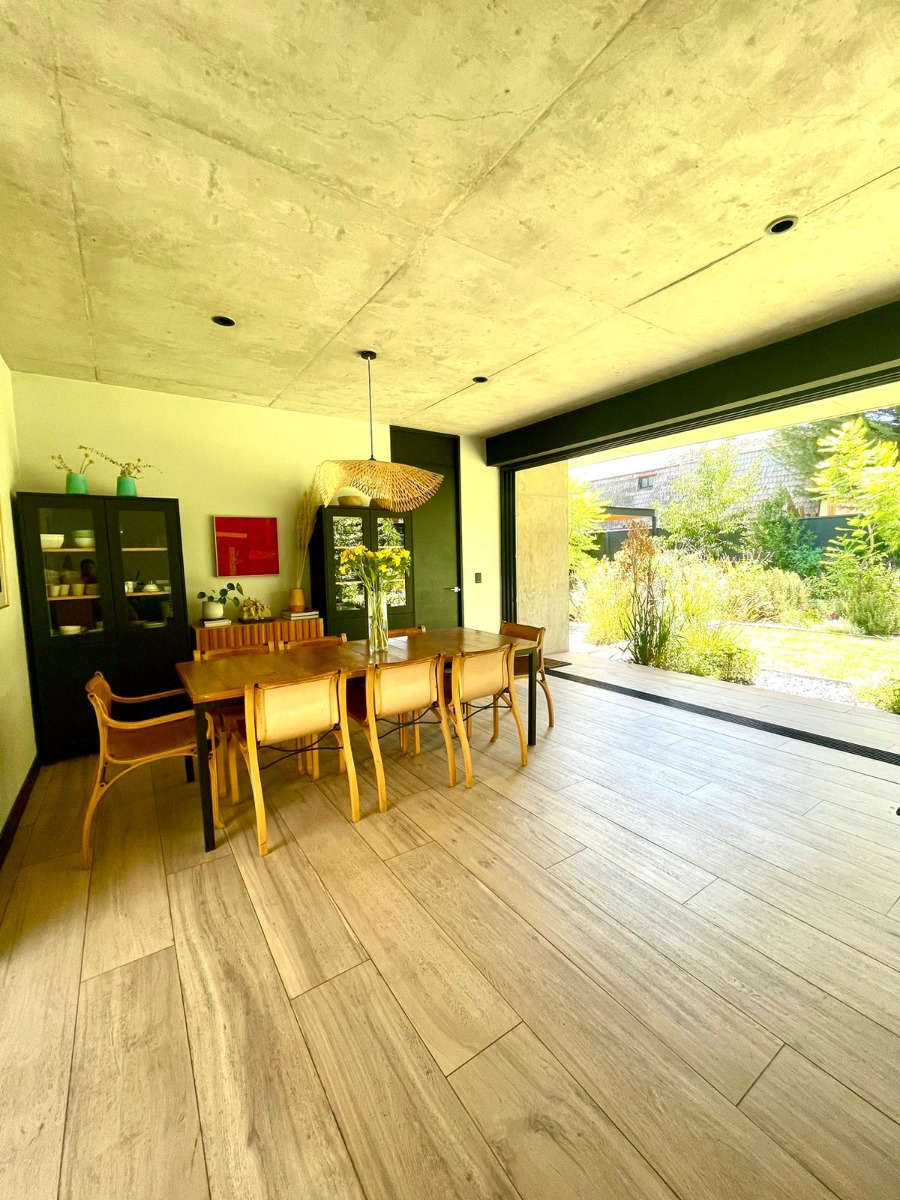 Venta Casa NO 5D en suite Walk-in cl&oacute;set 5B 3E 1Bd Los Dominicos - Las Condes