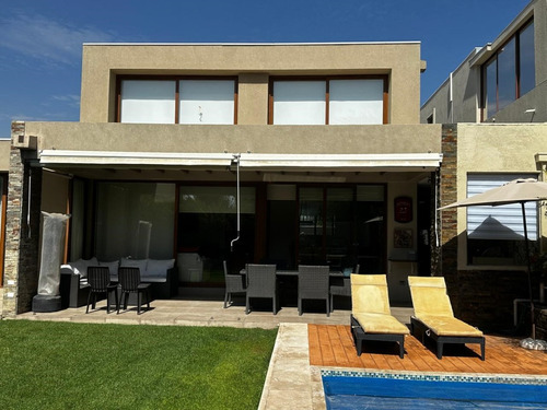 Venta Casa SO 4D en suite Walk-in cl&oacute;set 3B 2E 1B Chicureo - Colina