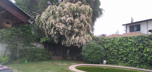 Venta Casa 5D en suite 4B 2E 1B Estadio Croata - Vitacura