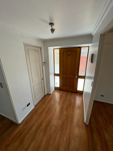 Arriendo Casa NO 4D en suite Walk-in cl&oacute;set 3B 1E San Carlos de Apoquindo - Las Condes