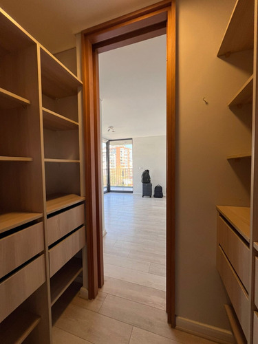 Arriendo Departamento SO 2D en suite Walk-in cl&oacute;set 2B 1E 1B In&eacute;s de Su&aacute;rez - Providencia