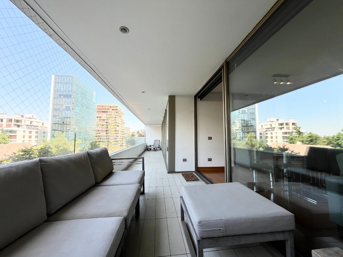 Arriendo Departamento S 4D en suite Walk-in cl&oacute;set 3B 2E 1Bd Barrio El Golf - Las Condes