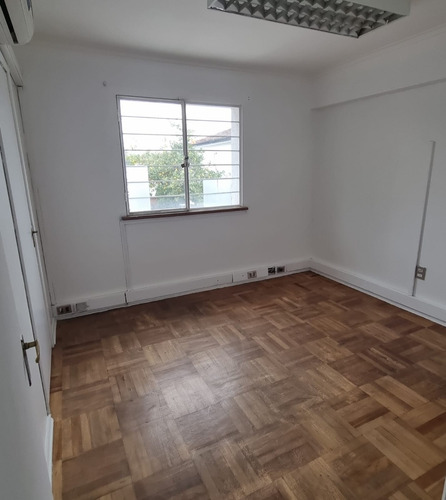 Arriendo Oficina NP 2B 3E 2B Barrio Italia - Providencia