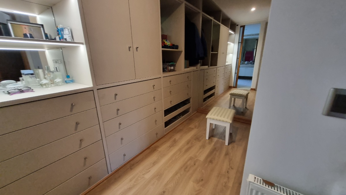 Venta Casa 5D en suite Walk-in cl&oacute;set 5B 5E 1Bd Chicureo - Colina