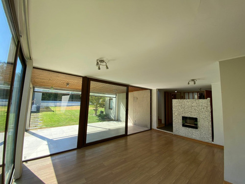 Arriendo Casa 3D 4B 2E 1B Chicureo - Colina