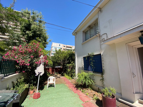Venta Casa NOSP 8D 4B 6E 2B Las Lilas - Providencia