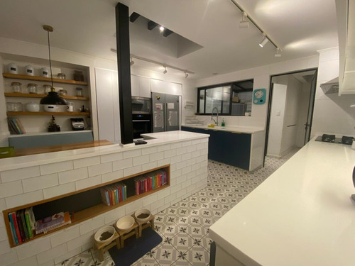 Venta Casa NOSP 4D en suite Walk-in cl&oacute;set 4B 2E 1B Rotonda Atenas - Las Condes