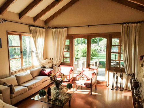 Venta Casa NO 6D en suite Walk-in cl&oacute;set 4B 4E 1B Chicureo - Colina