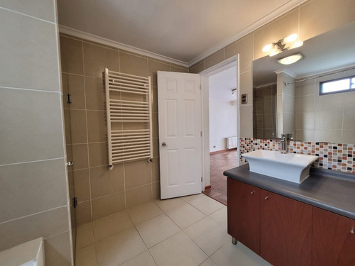 Arriendo Casa 5D en suite Walk-in cl&oacute;set 4B 2E Metro Hernando de Magallanes - Las Condes