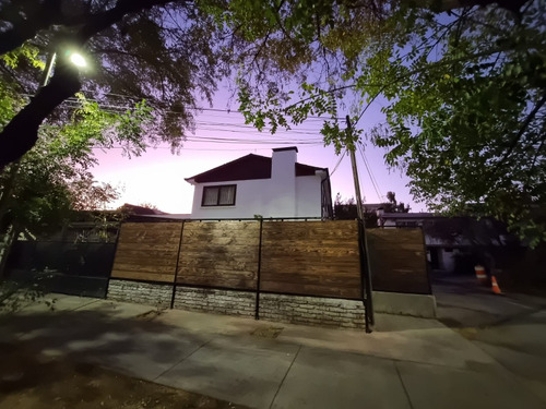 Arriendo Casa 3D 3B 3E 1B Sebasti&aacute;n Elcano - Las Condes