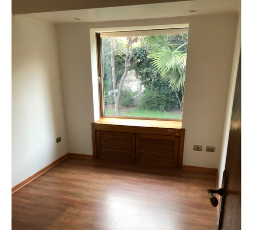 Venta Casa NOSP 5D en suite Walk-in cl&oacute;set 4B 3E Carlos Ossand&oacute;n - La Reina