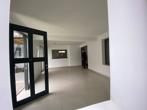 Arriendo Casa NO 3D 2B 2E Los Dominicos - Las Condes