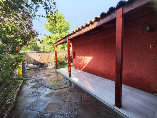 Arriendo Casa NOSP 3D en suite Walk-in cl&oacute;set 2B 2E 1B Los Dominicos - Las Condes