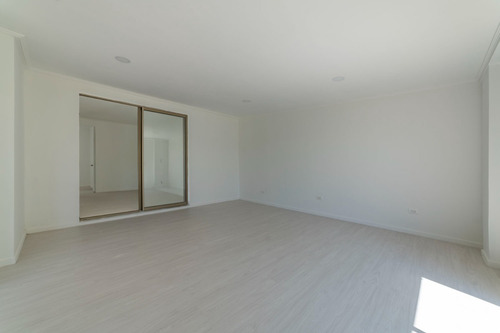 Venta Casa 3D en suite Walk-in cl&oacute;set 3B 4E 1B Chicureo - Colina