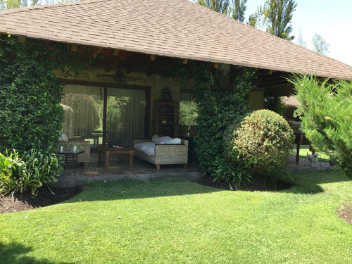 Venta Casa 6D Walk-in cl&oacute;set 5B 10E 1B Chicureo - Colina