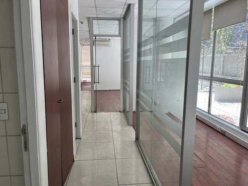 Arriendo Oficina 2B 2E 1B Barrio El Golf - Las Condes