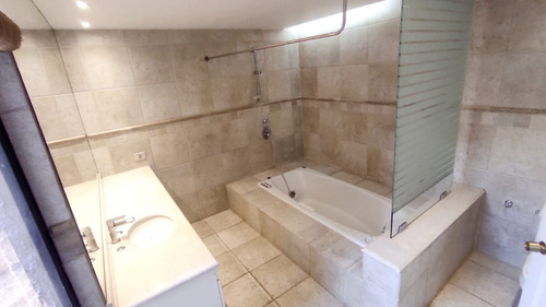 Arriendo Casa N 5D en suite Walk-in cl&oacute;set 4B 3E 2B La Dehesa - Lo Barnechea
