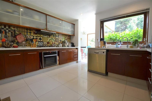 Arriendo Casa 4D en suite Walk-in cl&oacute;set 3B 3E 1B Juan XXIII - Vitacura