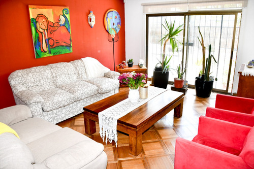 Venta Casa NO 5D 2B 3E 1B Rotonda Atenas - Las Condes