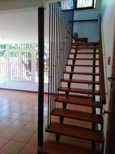 Arriendo Casa 4D 3B 2E 1B Metro Bilbao - Providencia