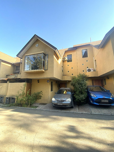 Venta Casa 4D en suite 2B 4E 1B Carlos Ossand&oacute;n - La Reina