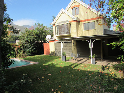 Arriendo Casa NOSP 5D en suite Walk-in cl&oacute;set 4B 3E 2B San Carlos de Apoquindo - Las Condes