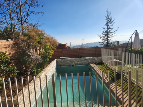 Arriendo Casa 5D 4B 3E 1B San Carlos de Apoquindo - Las Condes