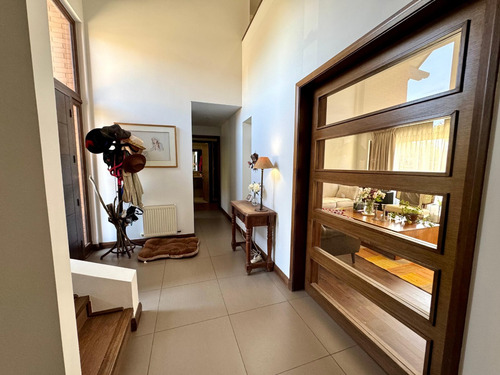 Venta Casa NO 5D en suite Walk-in cl&oacute;set 6B 3E 1B San Carlos de Apoquindo - Las Condes